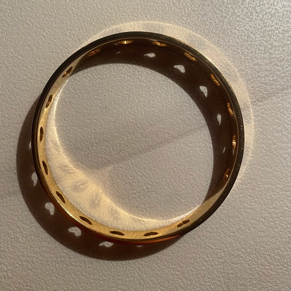 Marc Jacob’s gold heart bangle bracelet 💋 - Picture 4 of 5